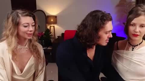   330 UTC2 girls   online show from December 14, 3:28 am