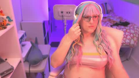 Cayenne SheThey online show from February 23, 3:25 pm