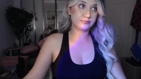 Goddess Emmy online show from December 3, 3:18 am