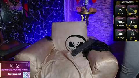 Goddes Juliette Noiir online show from May 17, 11:08 am