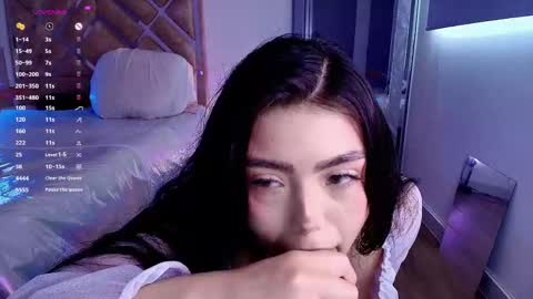 Linda online show from October 1, 9:02 pm