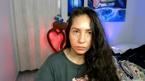  Naih Reyes online show from April 11, 6:40 am