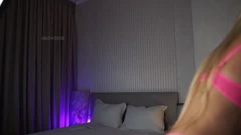 Olivia online show from June 24, 8:10 am