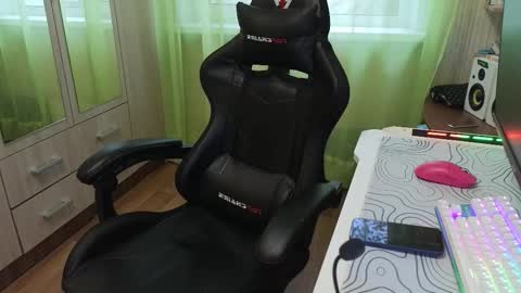 Golden boyyy21 online show from December 4, 8:25 am