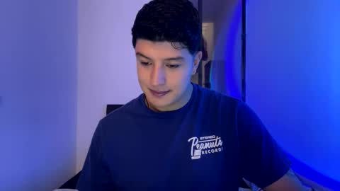 goldenknight33 online show from November 20, 3:31 pm