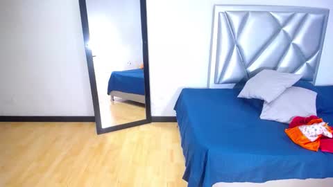 goldenn_ass1 online show from November 7, 4:04 am