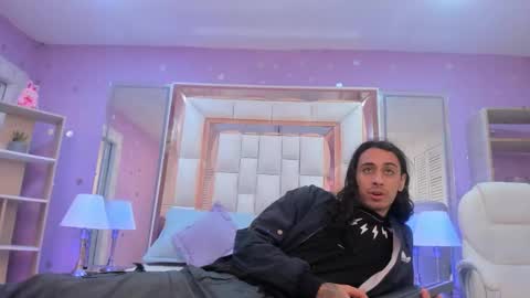 goldentemptation_ online show from May 11, 7:55 pm