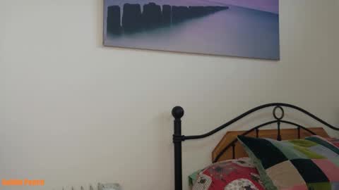 Snapshot of goldie_peach chatting on October 9, 2:11 pm Goldie online show from October 9, 2:11 pm