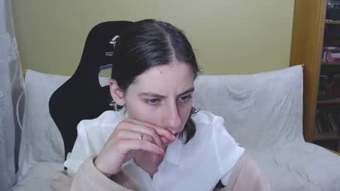 Elizabeth Effie online show from March 9, 6:32 pm