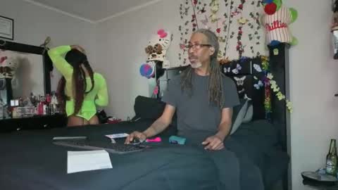 GoodieTimes1 Mrs. Bonnie  Mr. Clyde online show from April 26, 8:23 am