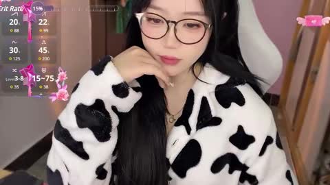 gorgeous girl33 online show from December 10, 7:43 pm