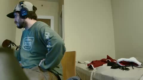 Snapshot of gotanthomai chatting on December 11, 9:55 pm granton online show from December 11, 9:55 pm