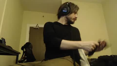 Snapshot of gotanthomai chatting on February 16, 8:43 am granton online show from February 16, 8:43 am