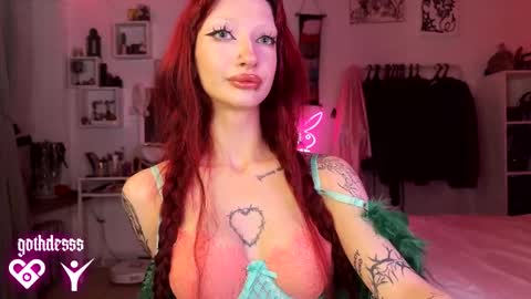    online show from October 25, 12:11 am