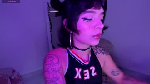 Violet online show from May 20, 5:30 pm