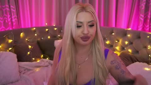 gracedaviess online show from May 4, 11:11 pm