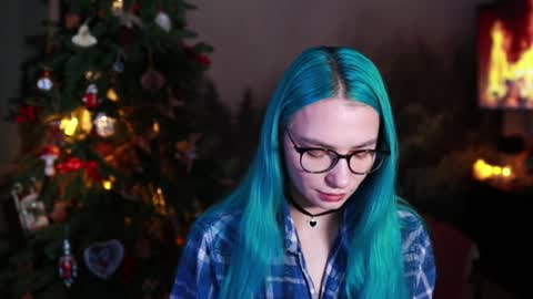 Snapshot of gracegreen chatting on December 21, 1:21 pm I will be glad to see you  30 N  1800  - 2300 gmt3  online show from December 21, 1:21 pm