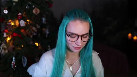 Snapshot of gracegreen chatting on December 30, 6:53 am I will be glad to see you  30 N  1800  - 2300 gmt3  online show from December 30, 6:53 am