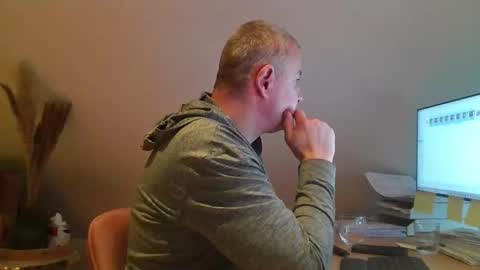 grau197077 online show from February 11, 8:51 am