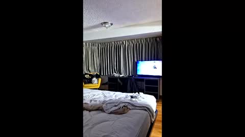 greatfullone online show from April 5, 11:35 pm