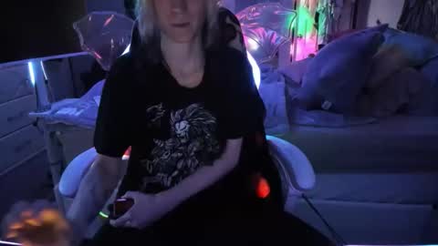 GreenEyedLovexo online show from December 16, 6:53 am