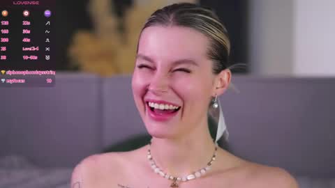 Kelly online show from April 14, 2:31 pm