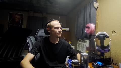 Snapshot of greenlungs8195 chatting on October 3, 10:23 am Greenlungs8195 online show from October 3, 10:23 am