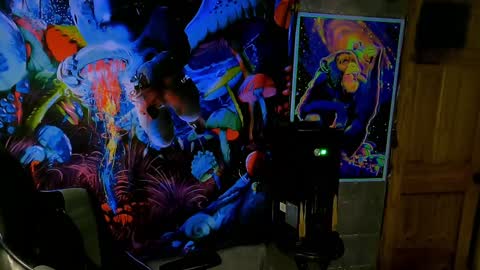 Snapshot of greenlungs8195 chatting on February 4, 7:29 am Greenlungs8195 online show from February 4, 7:29 am