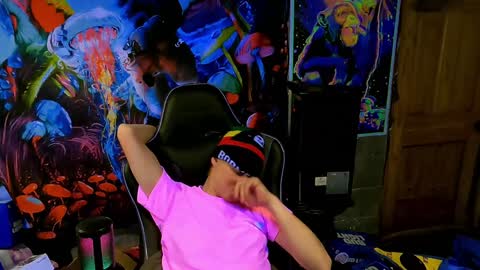 Snapshot of greenlungs8195 chatting on February 8, 12:17 pm Greenlungs8195 online show from February 8, 12:17 pm