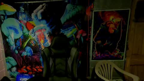 Snapshot of greenlungs8195 chatting on December 29, 12:45 pm Greenlungs8195 online show from December 29, 12:45 pm