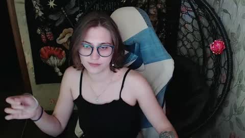 Lina online show from May 18, 6:25 pm