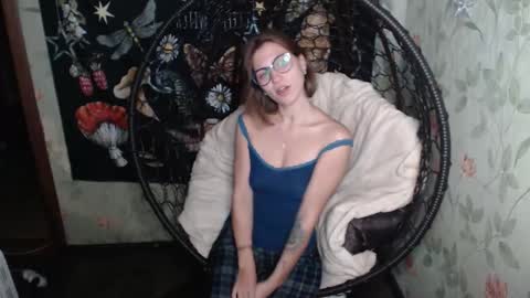 Snapshot of greenwitch9 chatting on September 30, 3:33 pm Lina online show from September 30, 3:33 pm