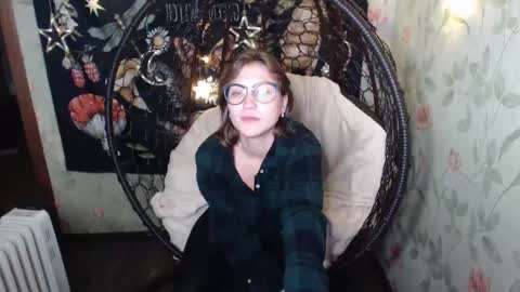 Snapshot of greenwitch9 chatting on October 18, 11:47 am Lina online show from October 18, 11:47 am