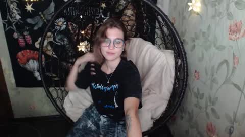 Snapshot of greenwitch9 chatting on September 25, 12:23 pm Lina online show from September 25, 12:23 pm