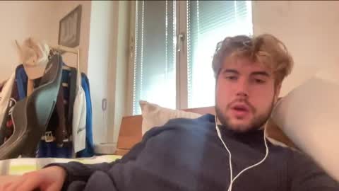 grejto0 online show from June 2, 9:22 am