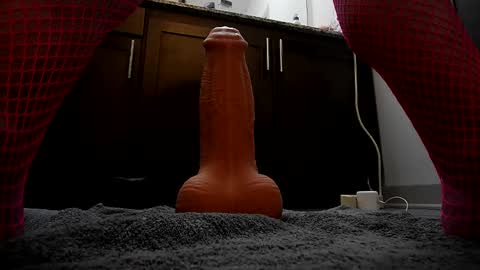 grubbsy84 online show from September 28, 1:14 am