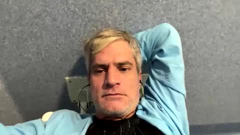 guardiannif_ online show from September 22, 1:37 pm