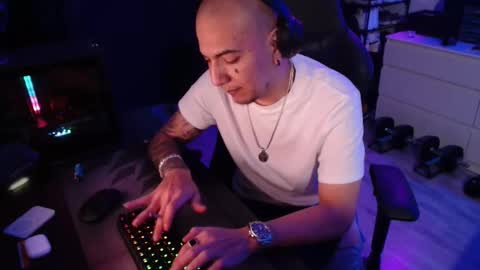 Guayaco  online show from February 14, 6:32 pm