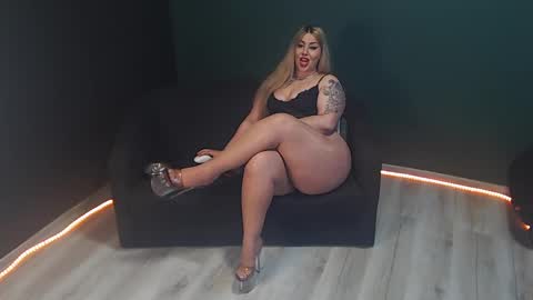 guess__whoo online show from February 23, 3:40 pm