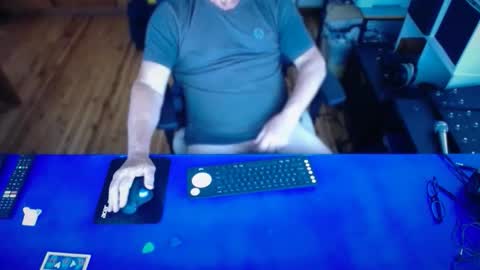 guesswhatigot2 online show from January 10, 2:17 am