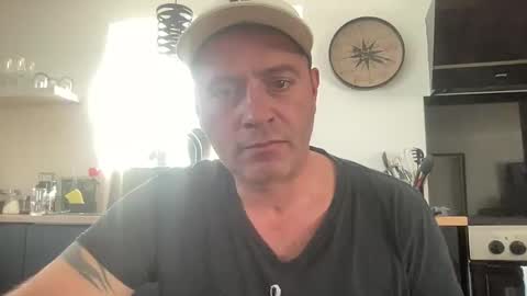 guil0 online show from October 4, 6:17 pm