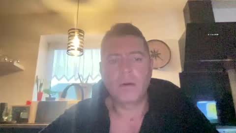 guil0 online show from October 9, 10:21 am