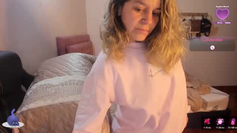 Hello Im Julieta Im 25 years old welcome to my room have fun and be happy. online show from November 23, 3:48 am