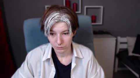 guitarandangell online show from November 17, 4:59 am