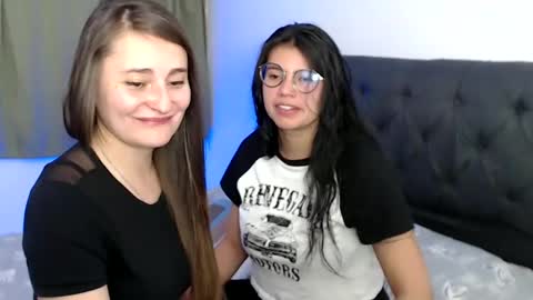 Vane blonde and Hazell black hair online show from December 31, 9:50 pm