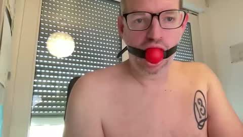 gummicasual online show from March 18, 1:28 pm