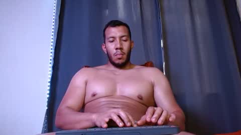 holl latino online show from February 20, 9:50 pm