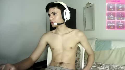 Snapshot of guts1_ chatting on October 16, 3:50 am Guts online show from October 16, 3:50 am