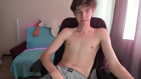 guy_liam1 online show from September 9, 12:49 pm