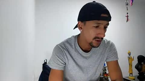 Snapshot of guykarim chatting on September 25, 3:35 am karim online show from September 25, 3:35 am